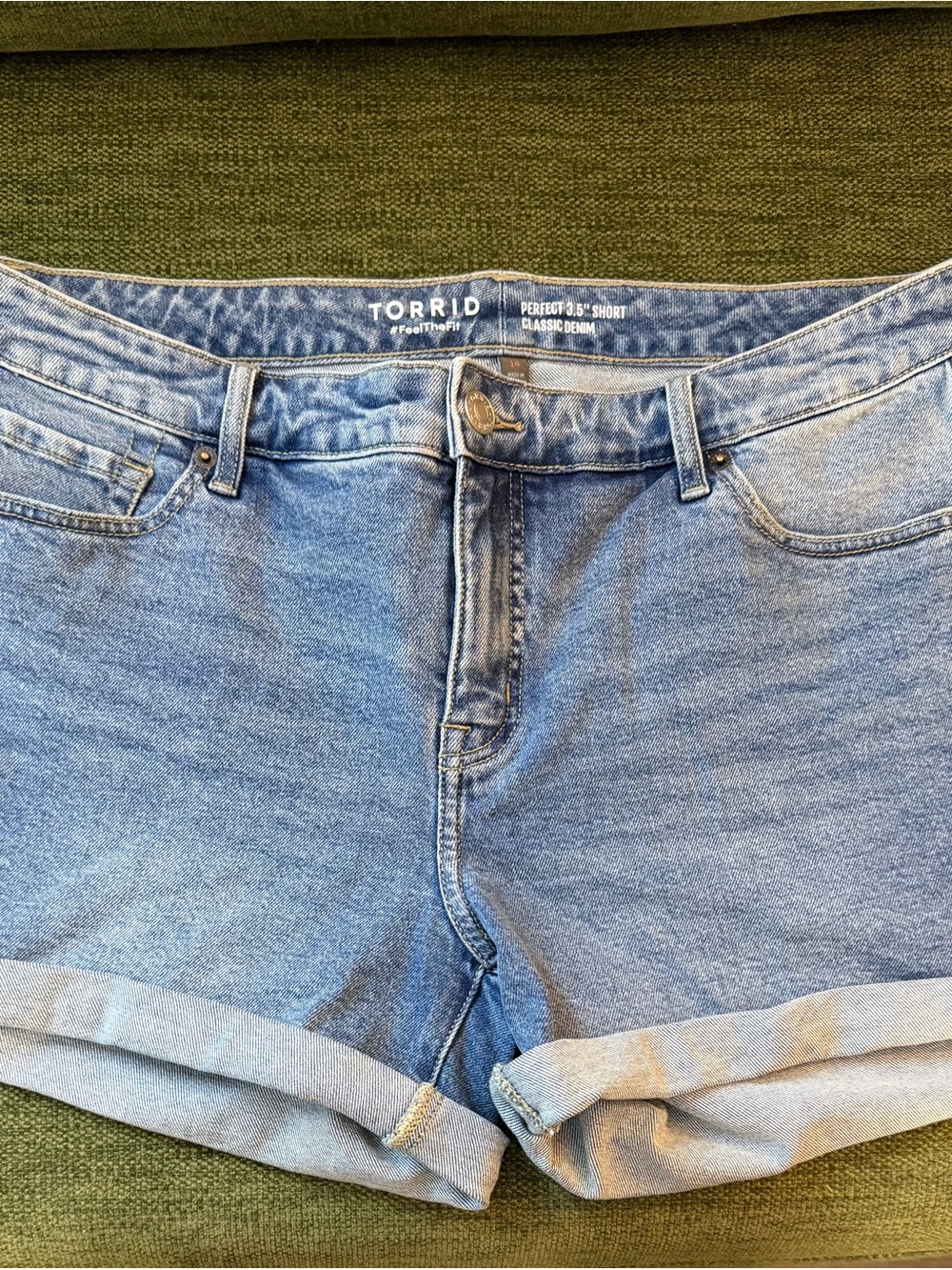 Torrid Perfect 3.5” Classic Denim Shorts | Size 14 | Light Wash